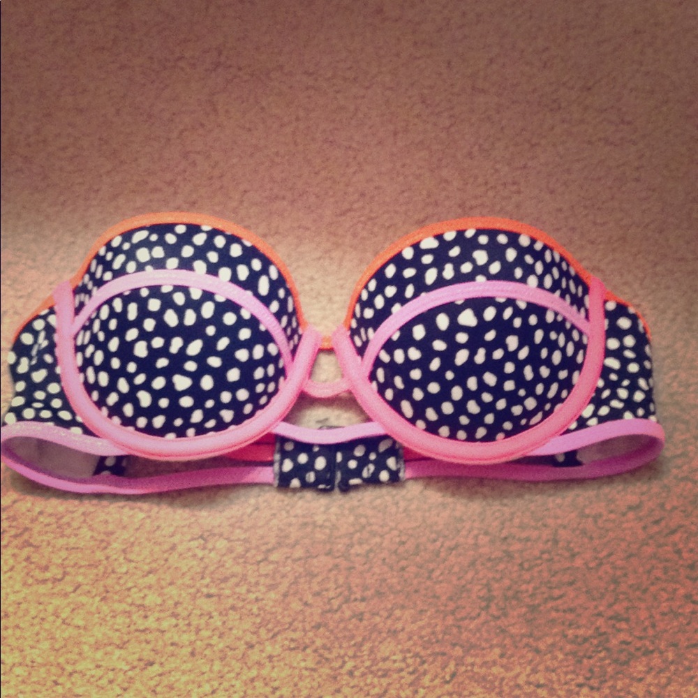 Strapless bikini top